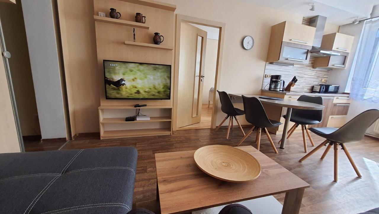 Apartman U Posty Kraliky Exterior photo